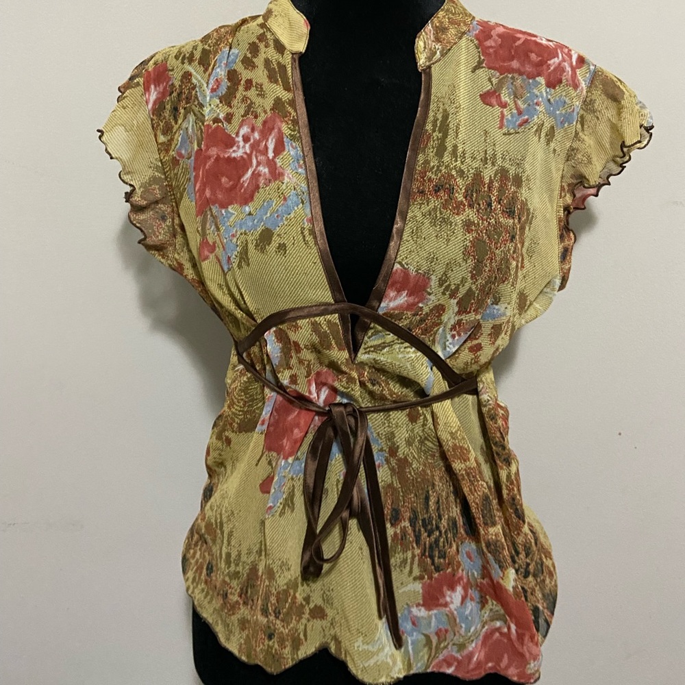 Flower pattern blouse